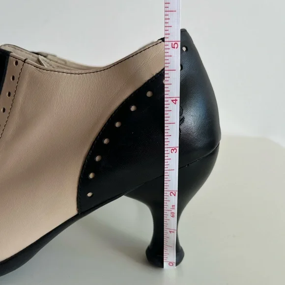 John Fluevog Brogue Heels - Picture 11 of 11